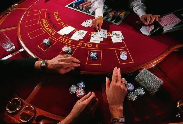 Responsible gaming reminder on 7u7 bet app Plinko guide for adults